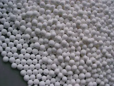 Hạt hút ẩm Activated Alumina dùng cho máy sấy khí hấp thụ