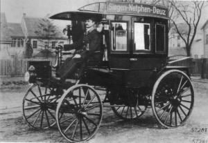 Chiếc xe buýt chạy xăng đầu tiên trên thế giới